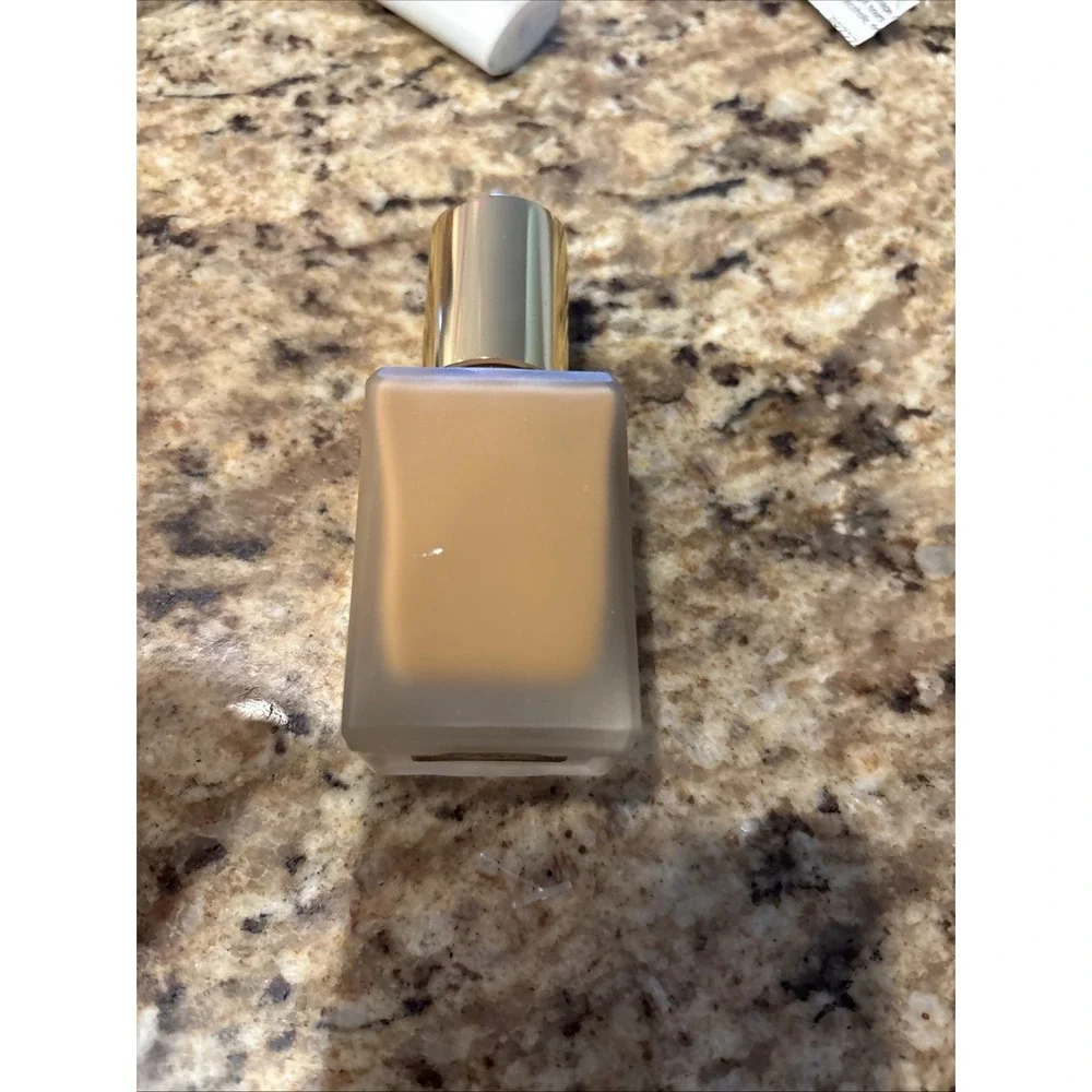 Estee Lauder Double Wear‎ Stay-in-Place Foundation - 1 fl. oz. 4W4 Hazel